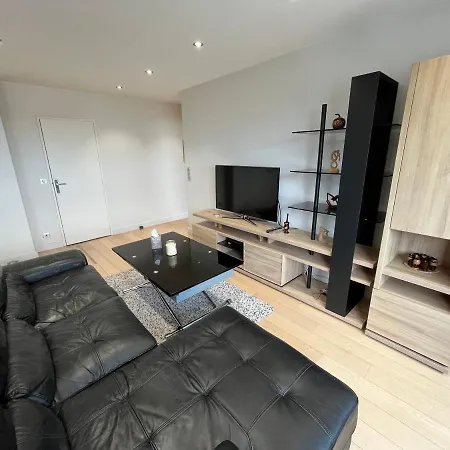 Apartment Le Richelieu Courbevoie